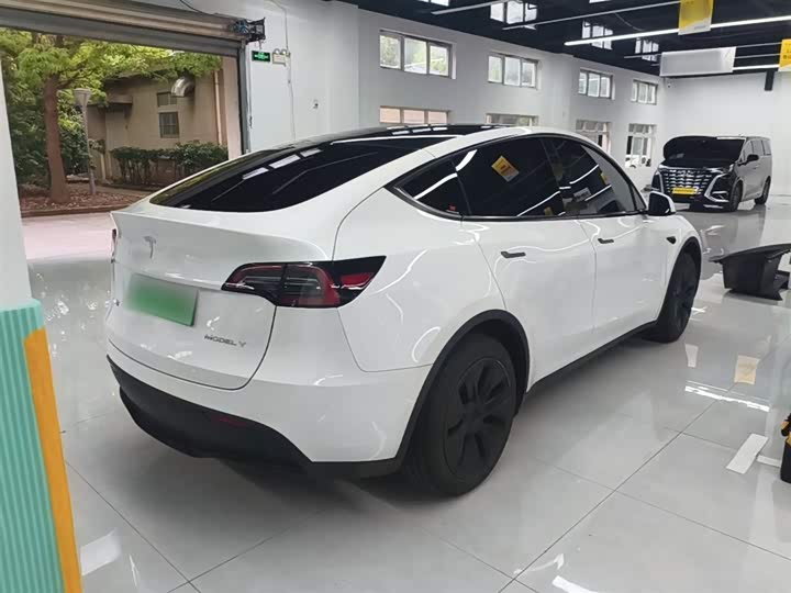 Zdjęcie 7 - Tesla Model Y