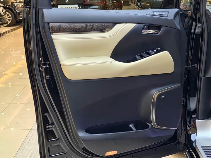 Toyota Alphard 2021 2021款 双擎 2.5L 尊贵版