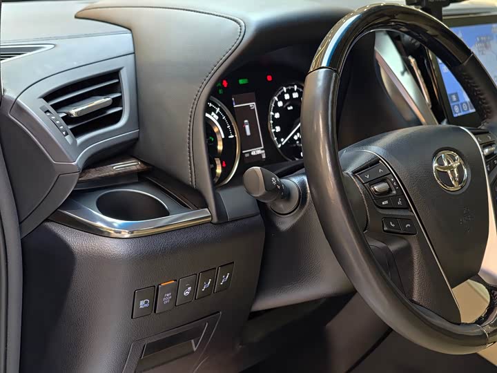 Toyota Alphard 2021 2021款 双擎 2.5L 尊贵版