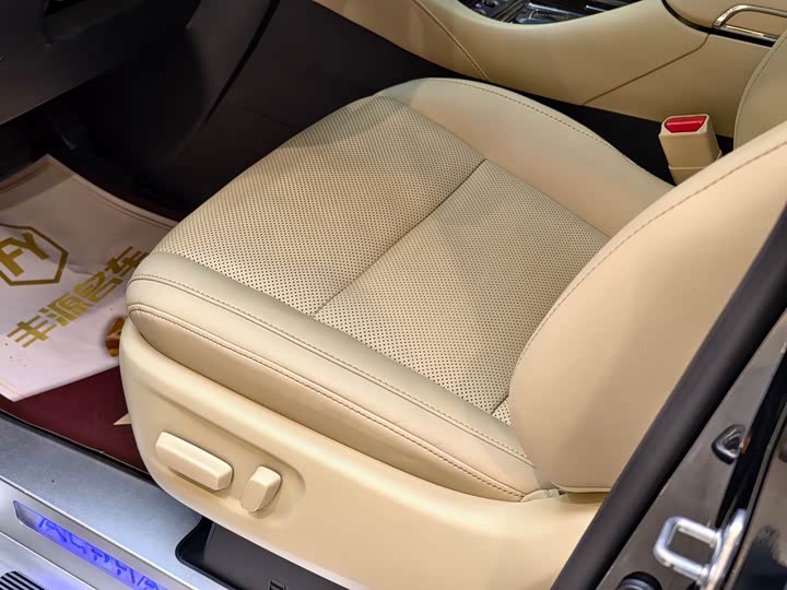 Toyota Alphard 2021 2021款 双擎 2.5L 尊贵版