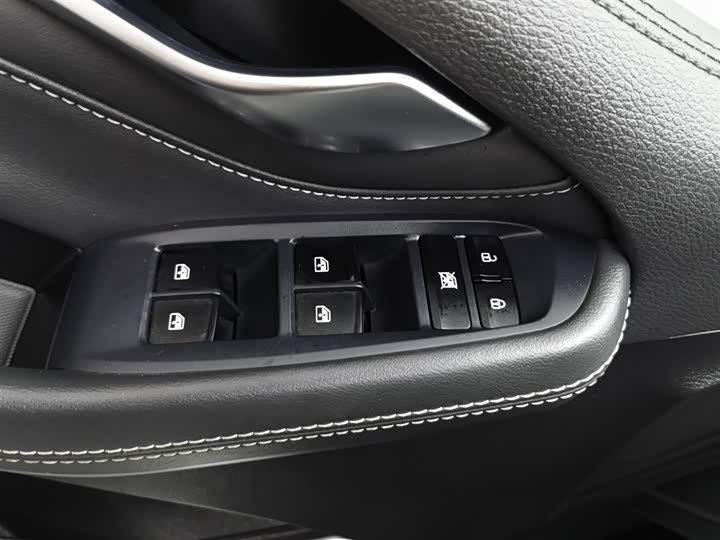 Maxus G20 2021 2021款 改款 PLUS 2.0T 汽油自动豪华版