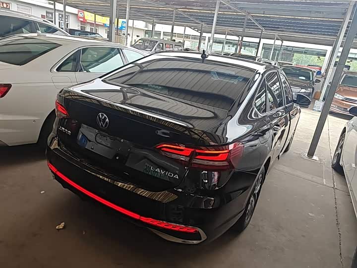 Фото 7 - Volkswagen Lavida