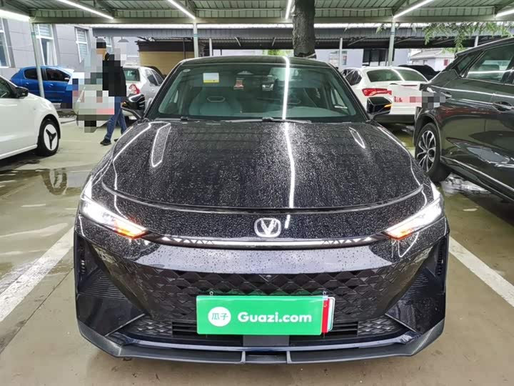 Фото 3 - Changan UNI-V Hybrid