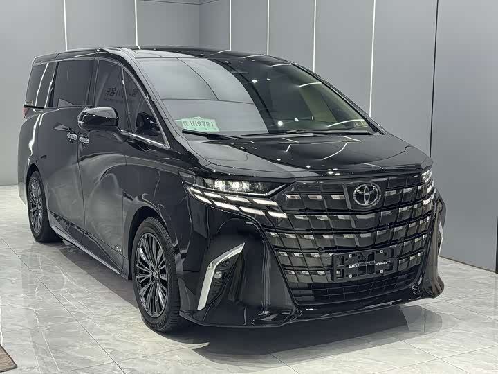 Photo 3 - Toyota Alphard
