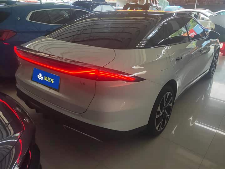Фото 3 - Geely Galaxy L6