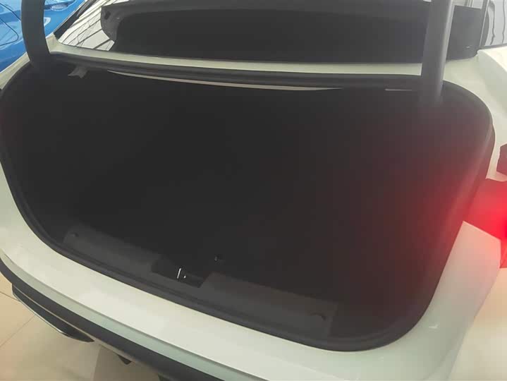 Фото 4 - Geely Galaxy L6