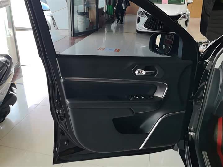 Jeep Grand Commander 2022 2022款 2.0T 两驱豪华版