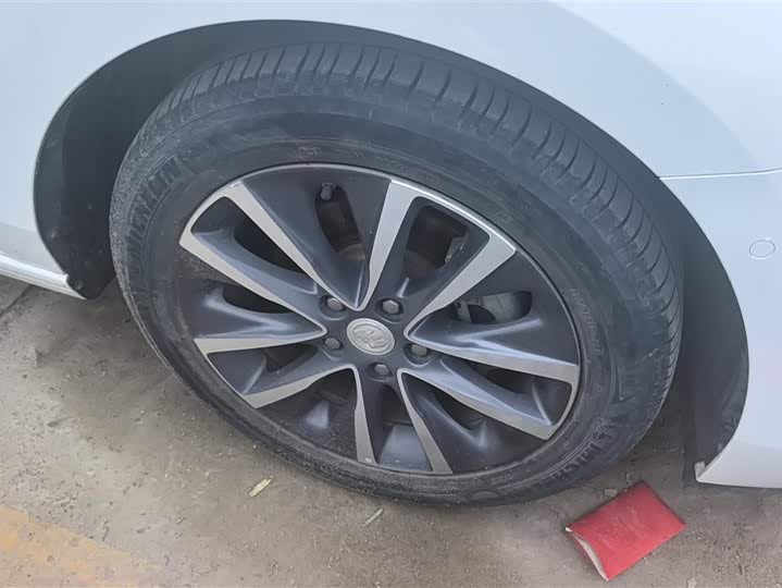 Фото 6 - Buick GL6