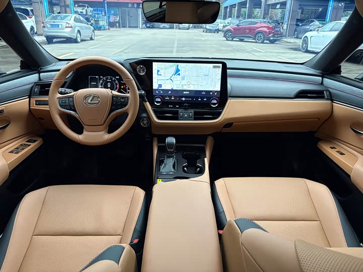 Photo 7 - Lexus ES