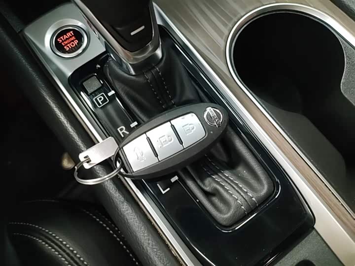 Zdjęcie 9 - Nissan Teana