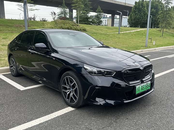 2025 BMW i5
