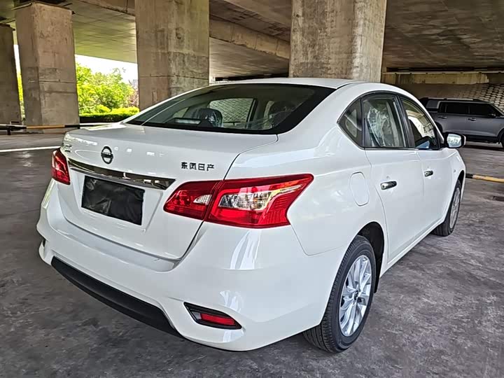 Фото 7 - Nissan Sylphy