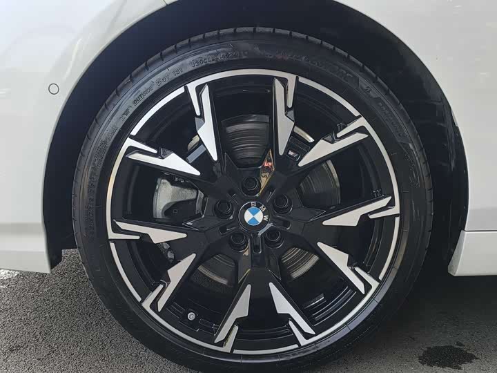 BMW 2 Series 2025 2025款 225L M运动曜夜套装