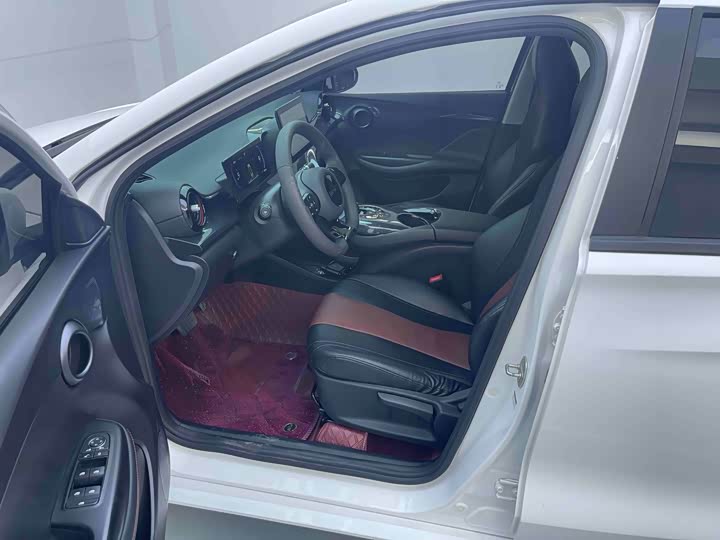 2023 BYD E2