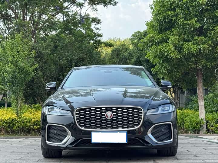 Zdjęcie 2 - Jaguar XF L