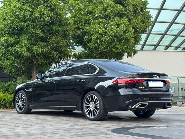 Zdjęcie 6 - Jaguar XF L