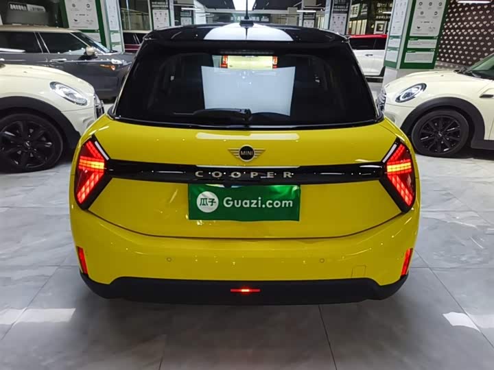 Mini Mini 2025 2025款 1.5T COOPER 经典派 五门版