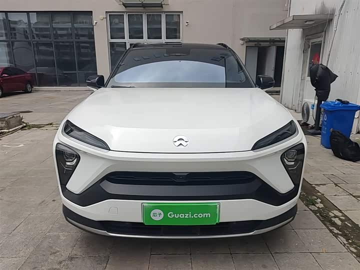 Фото 3 - Nio ES6