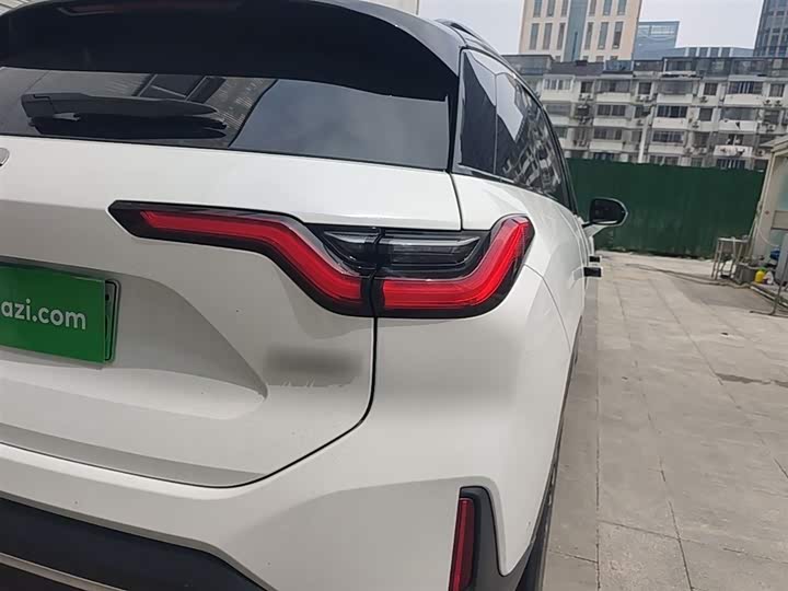 Фото 8 - Nio ES6