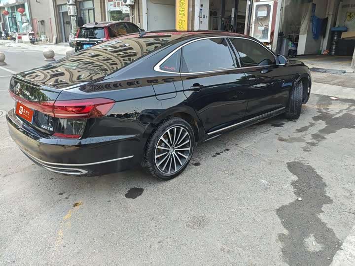 Фото 3 - Volkswagen Passat