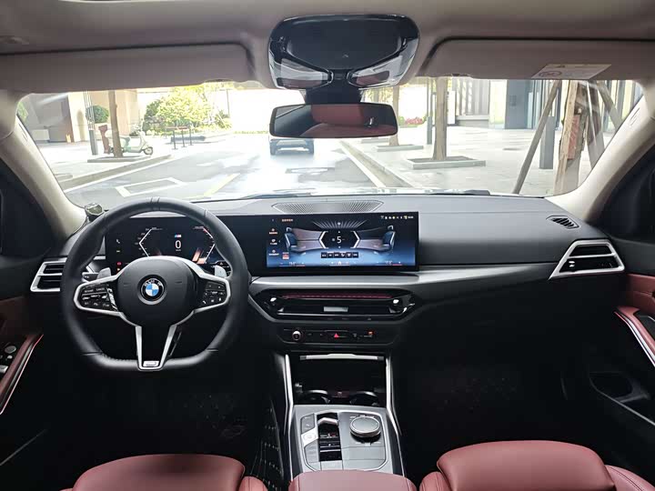 صورة 7 - BMW 3 Series