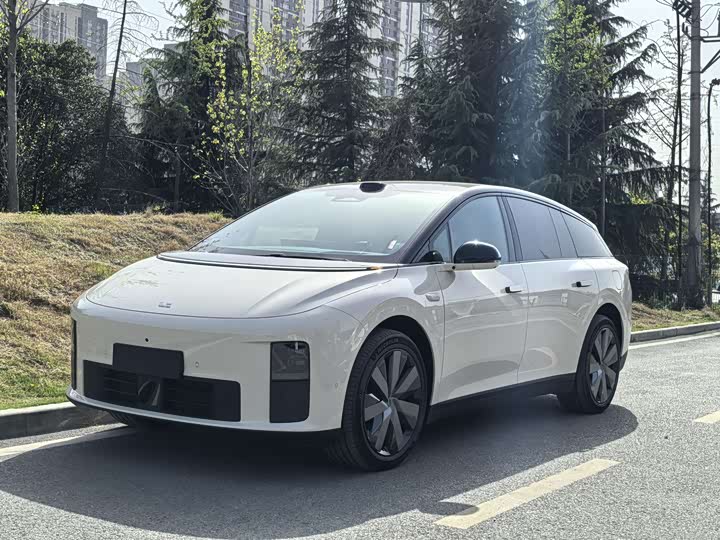 Zdjęcie 3 - LiXiang i6
