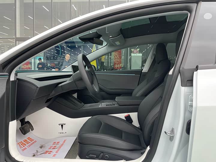 Tesla Model 3 2025 2025款 改款 后轮驱动版