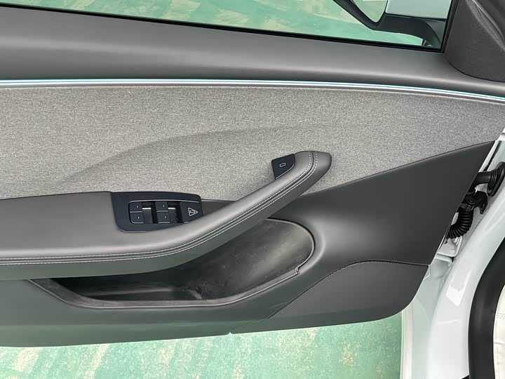 Tesla Model 3 2025 2025款 改款 后轮驱动版