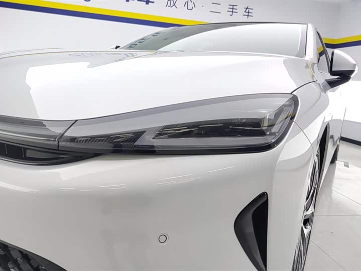 Baojun Xiangjing 2025 2025款 插混 140km专车版