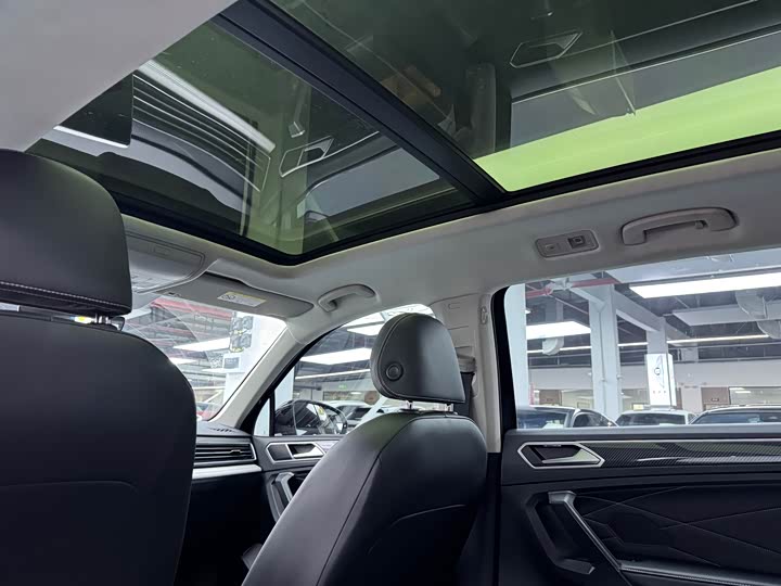 Фото 7 - Volkswagen Tiguan L Pro