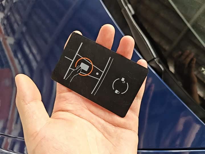Фото 9 - Tesla Model 3