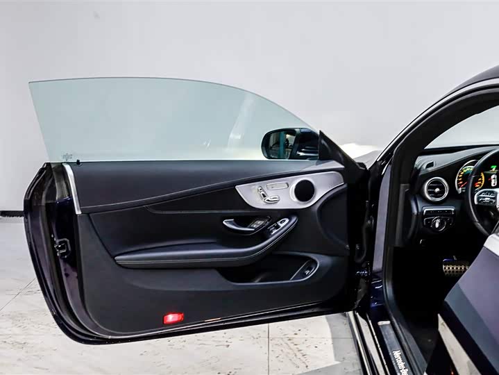 Фото 7 - Mercedes-Benz C-Class