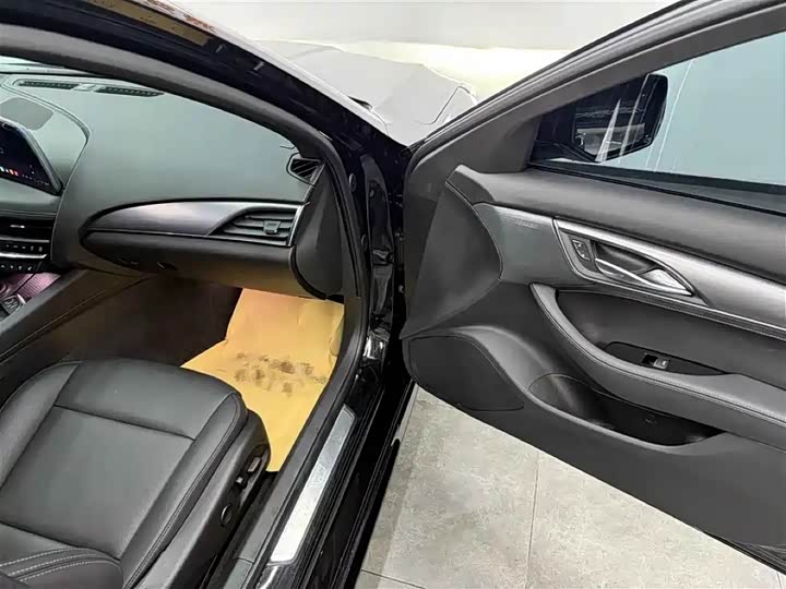 Cadillac CT5 2025 2025款 28T 城市运动版