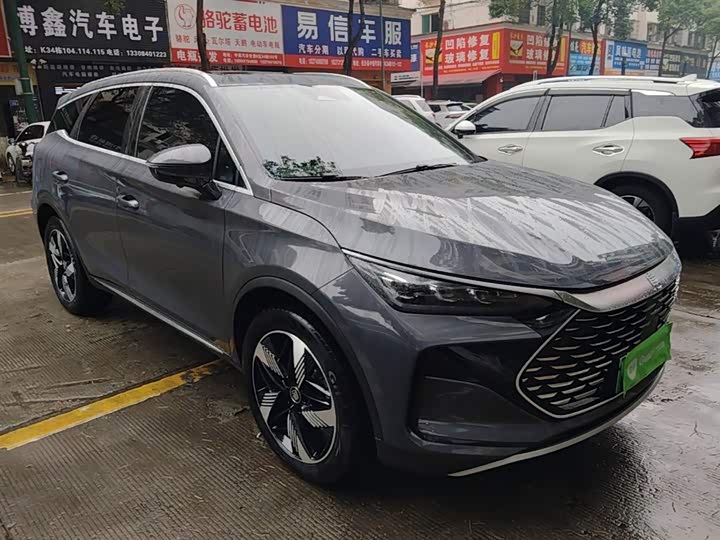 Photo 4 - BYD Tang Hybrid/EV