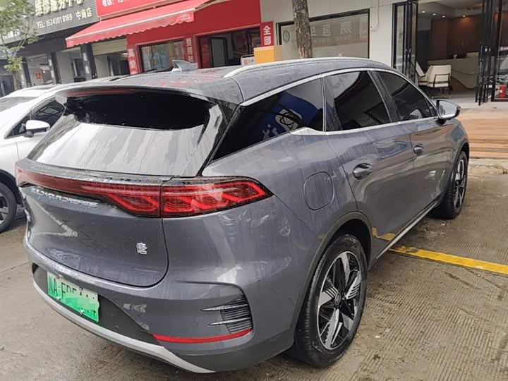 Photo 7 - BYD Tang Hybrid/EV
