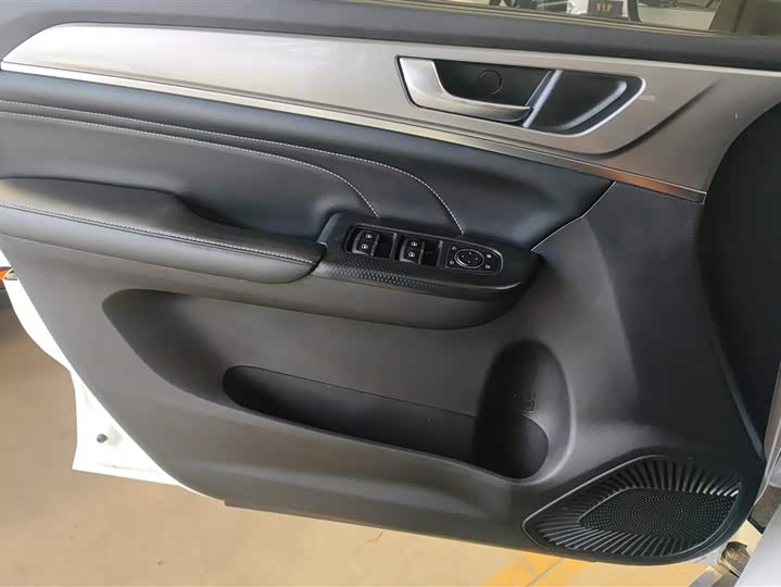 Фото 7 - Haval M6