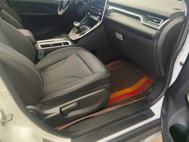 Фото 8 - Haval M6