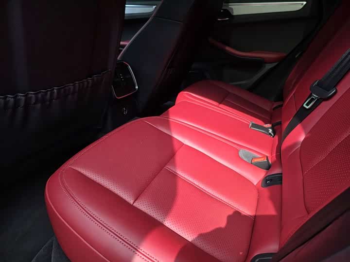 Porsche Macan 2025 2025款 Macan 2.0T 逐梦版