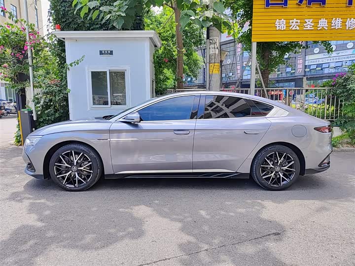 Фото 3 - BYD Han