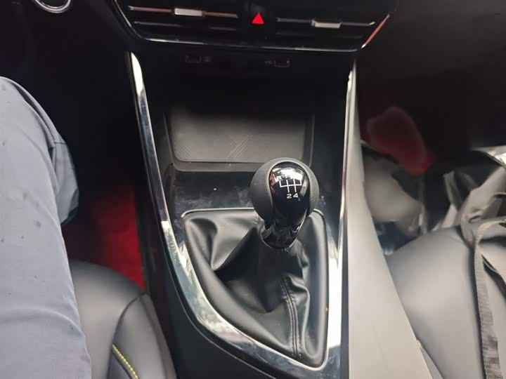 Roewe i5 2021 2021款 1.5L 手动钻石版
