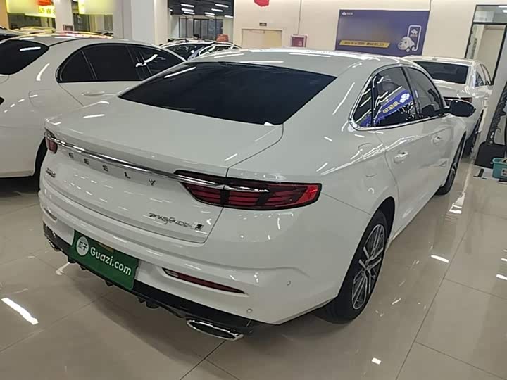 Фото 7 - Geely Preface