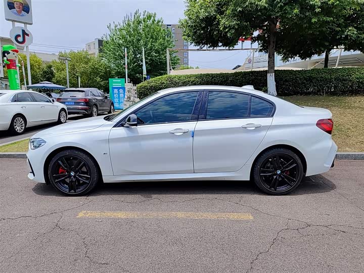 Фото 3 - BMW 1 Series