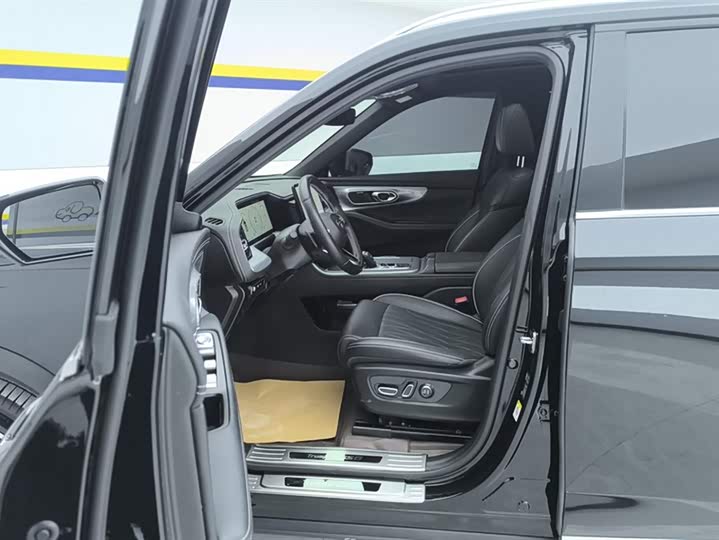 GAC Trumpchi GS8 2024 2024款 领航系列 2.0TGDI 两驱豪华智联版 7座