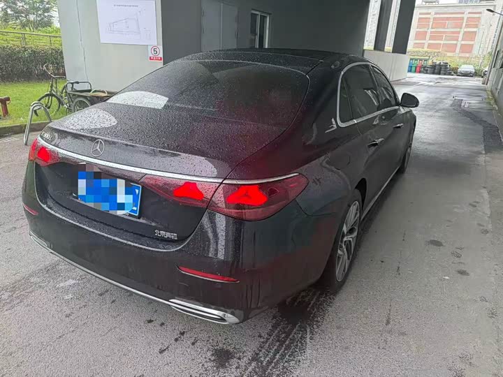 Фото 2 - Mercedes-Benz E-Class