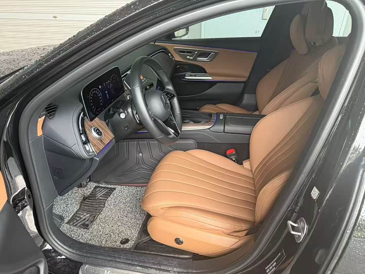 Фото 6 - Mercedes-Benz E-Class
