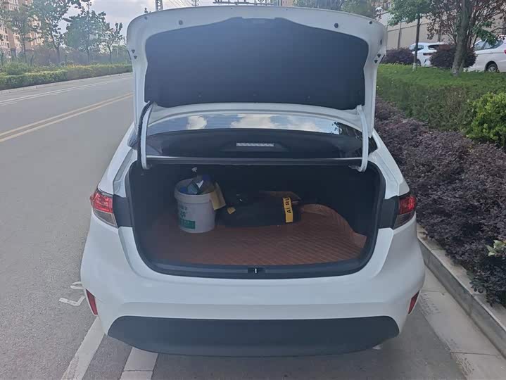 Toyota Levin 2024 2024款 智能电混双擎 1.8L 领先版