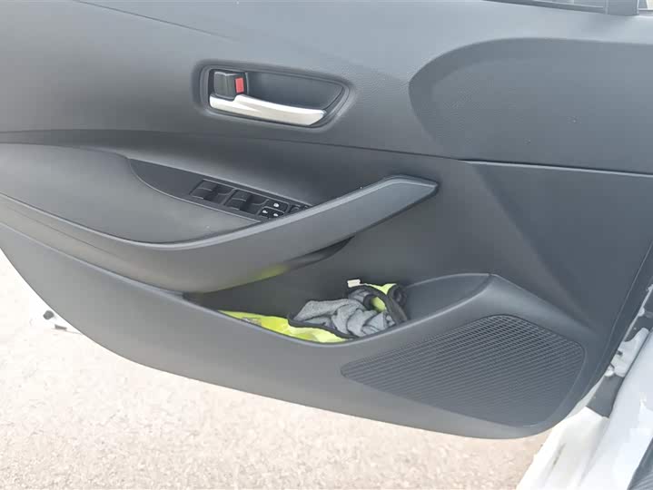 Toyota Levin 2024 2024款 智能电混双擎 1.8L 领先版
