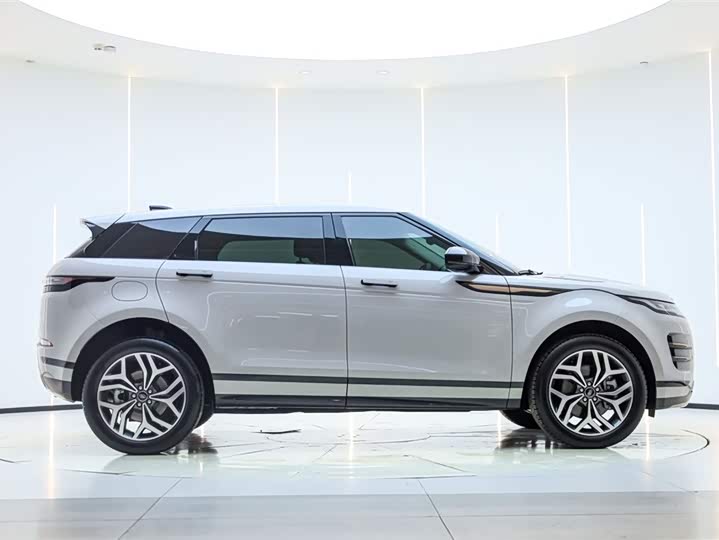 Land Rover Range Rover Evoque L 2026 2026款 揽胜极光 L SE