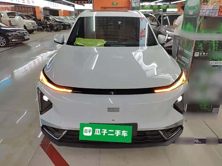 2025 Geely Galaxy L7