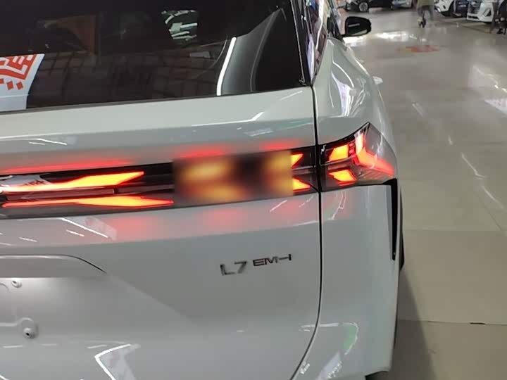 Geely Galaxy L7 2025 2025款 EM-i 115km 探索+版